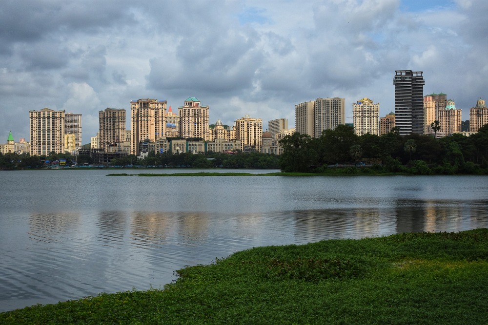 Mumbai's Vibrant Neighborhoods and Real Estate